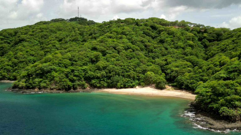 beach near playas del coco